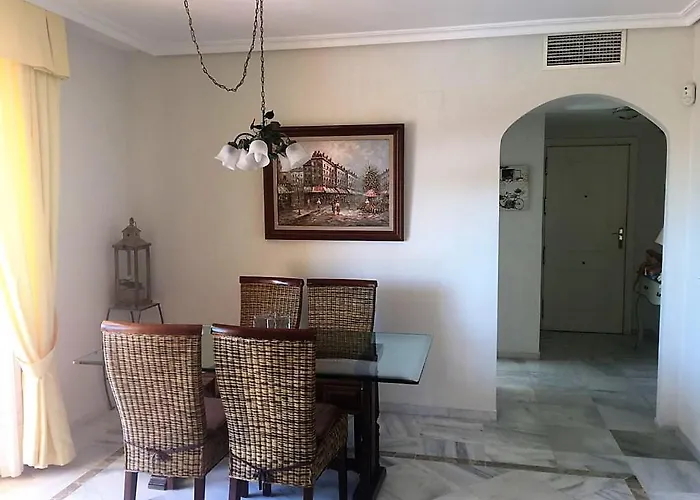 アパート Piso Cerca De Puerto Banus マルベーリャ