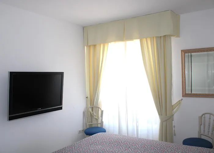 Piso Cerca De Puerto Banus アパート